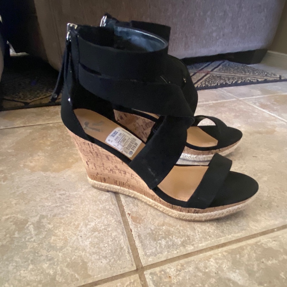 Black wedge heels